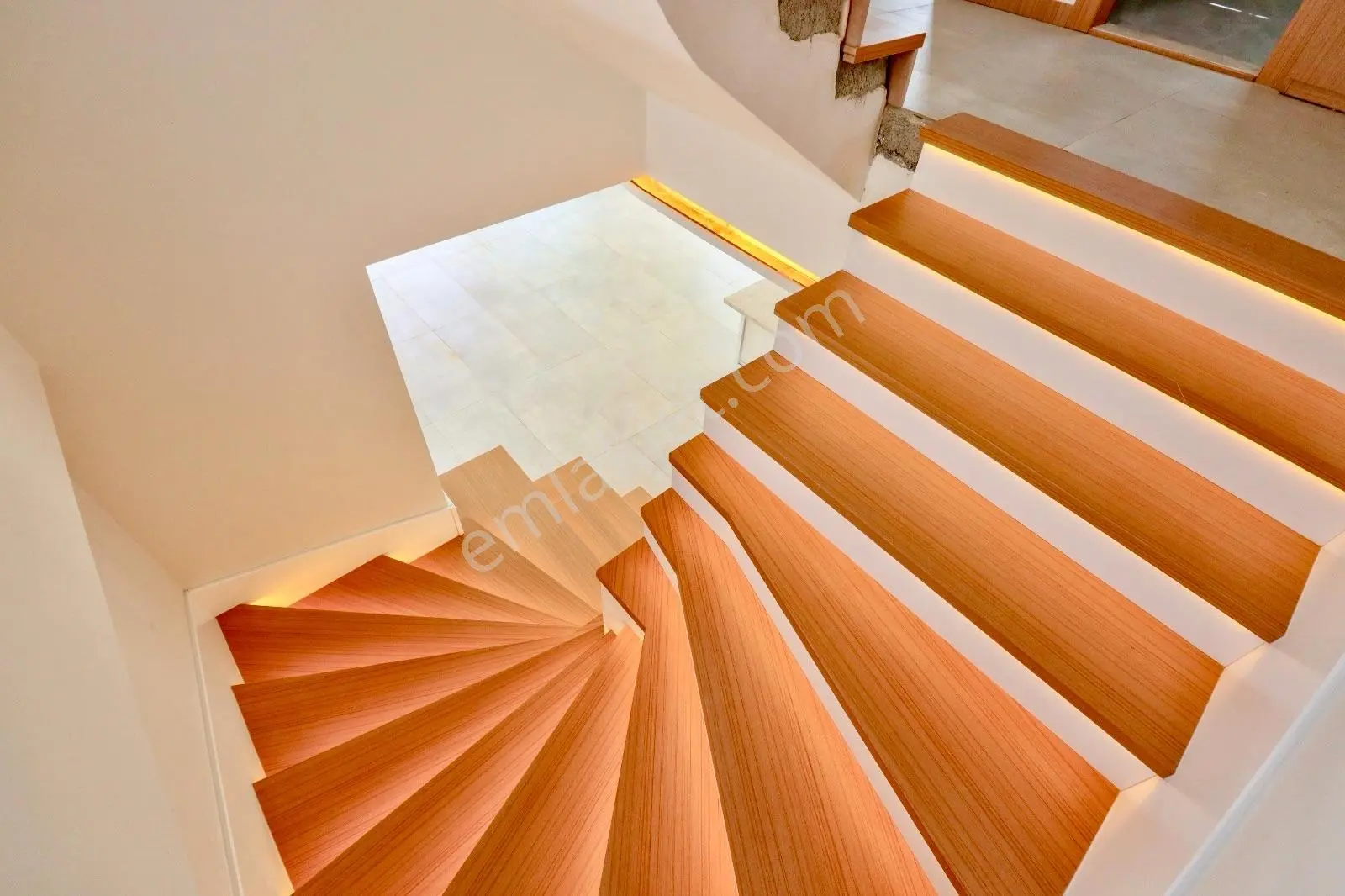 Güre'de 450 M2 Arsa İçinde Özel Havuzlu 4+1 Villa — fotoğraf 18