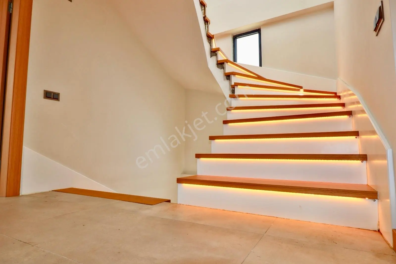 Güre'de 450 M2 Arsa İçinde Özel Havuzlu 4+1 Villa — fotoğraf 19