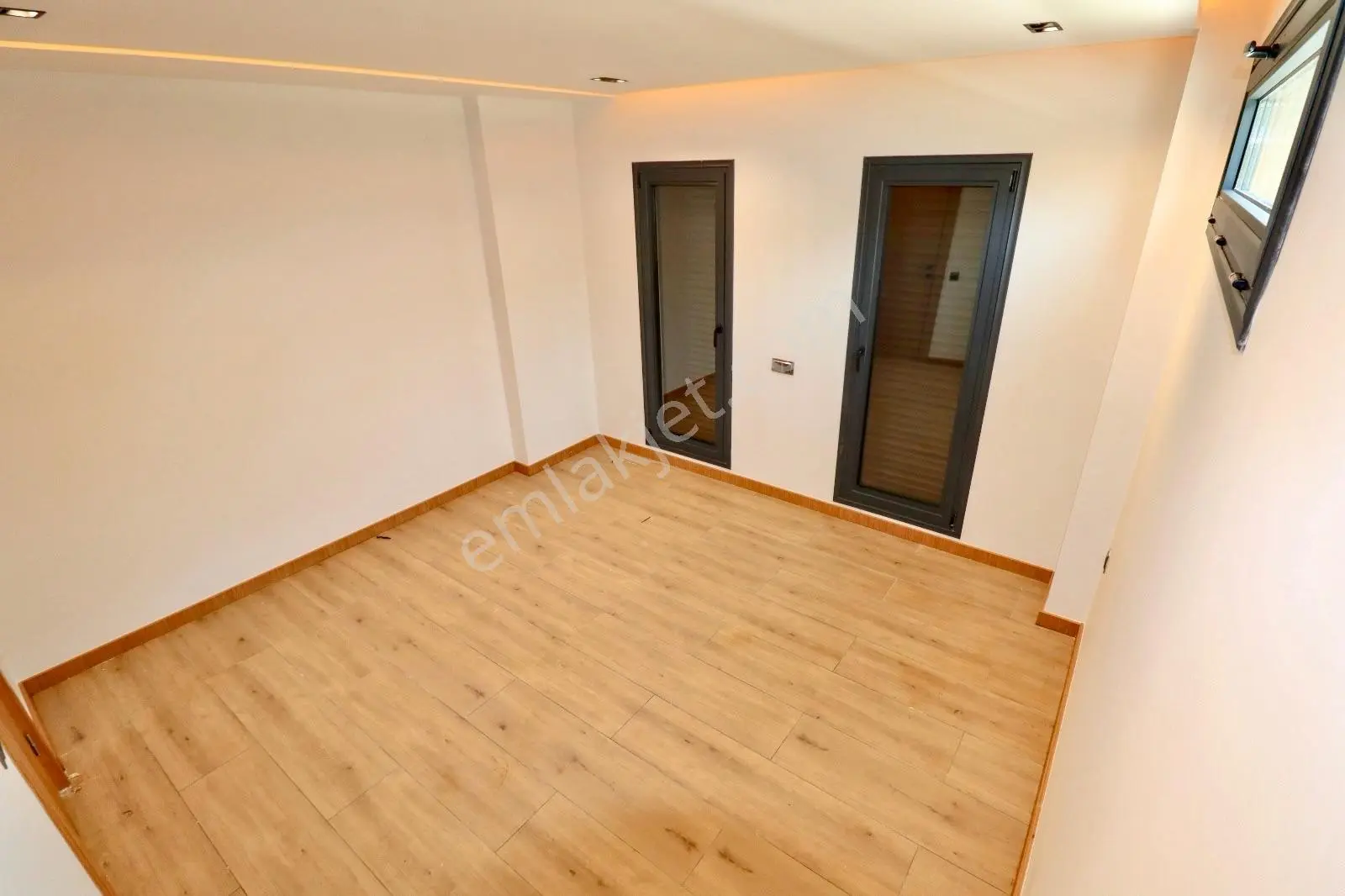 Güre'de 450 M2 Arsa İçinde Özel Havuzlu 4+1 Villa — fotoğraf 24