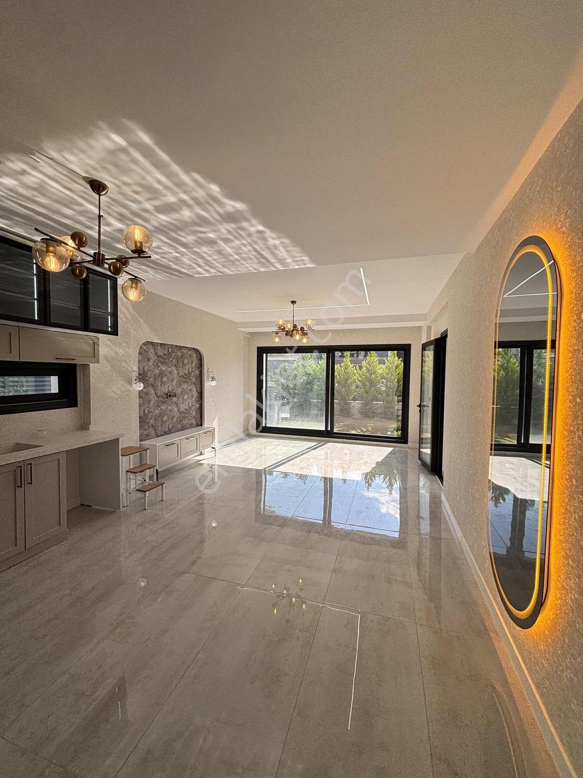 Kuşadası Kadınlar Denizinde Özel Havuzlu Denize Yakın 4+1 Villa — fotoğraf 3