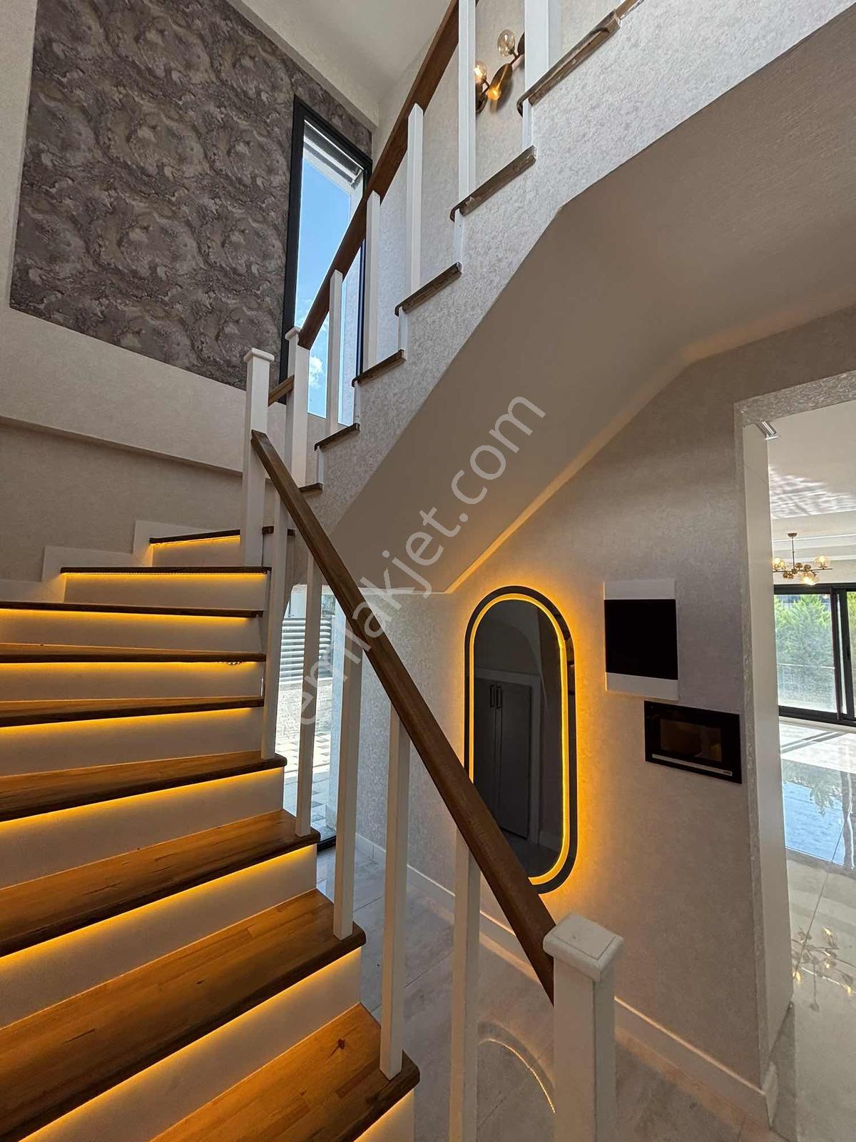 Kuşadası Kadınlar Denizinde Özel Havuzlu Denize Yakın 4+1 Villa — fotoğraf 9