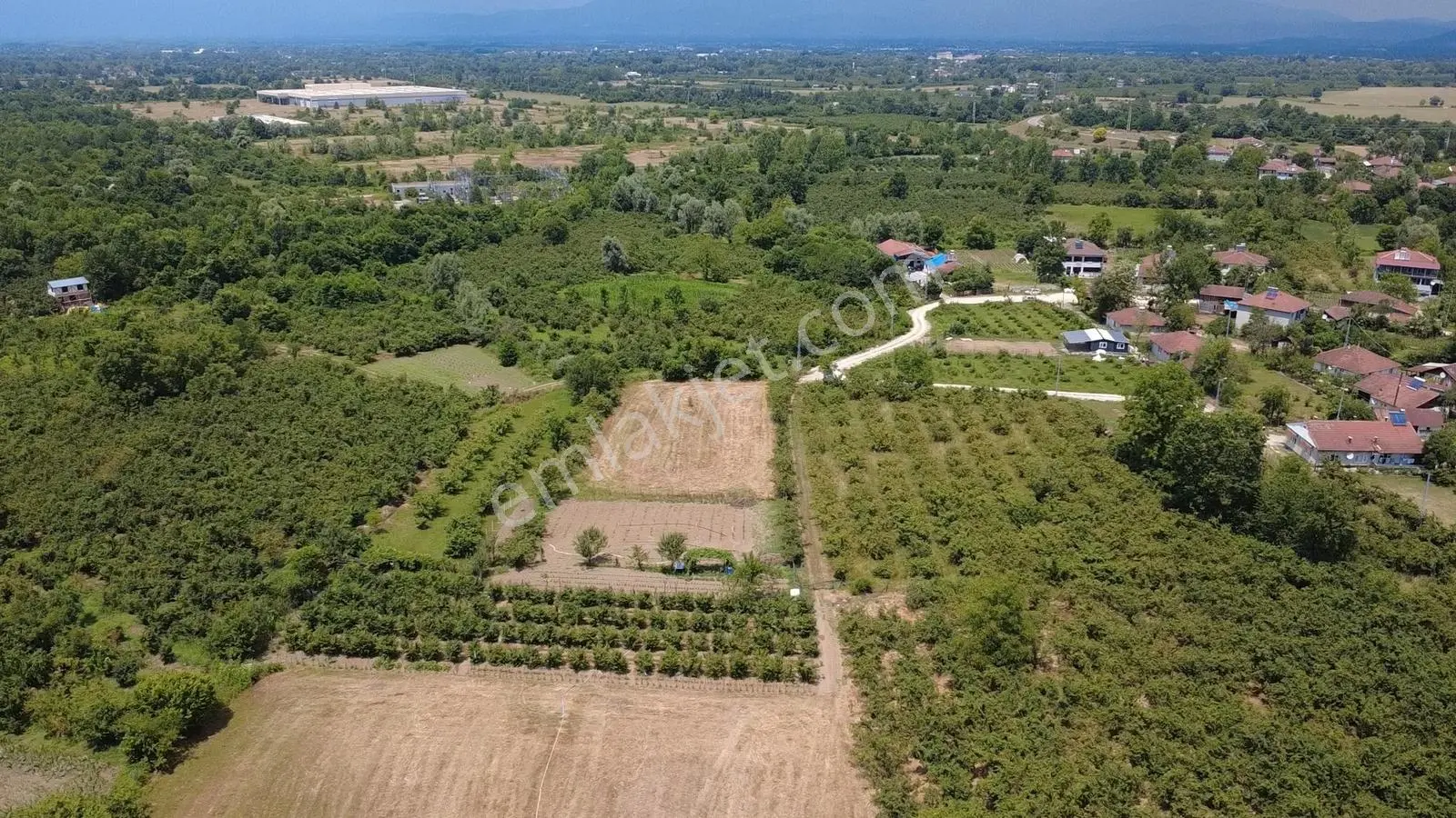 Muradiye Mengencik Köyünde Satılık 2.032 M² Tarla — fotoğraf 3