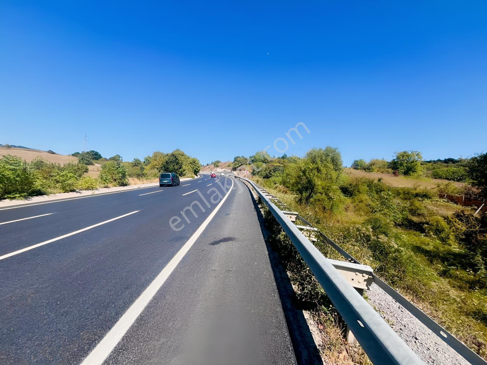 8246 M2 (bursa Yoluna 2. Parsel) Yola Toplam 313 Metre Cepheli — fotoğraf 2