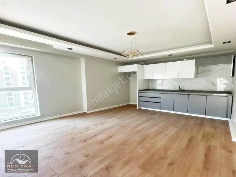 Nes Yapı'dan Beylikdüzü Metrobüsün Yanında Lüx Sitede 2+1 Daire! — fotoğraf 4