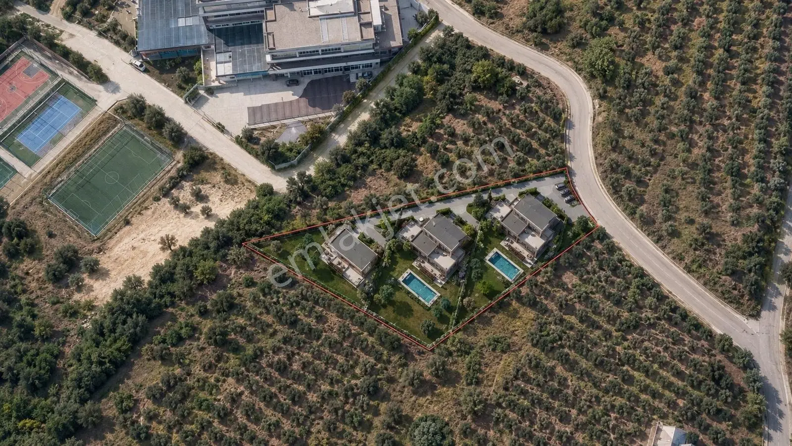 Bademli'de 1.576 M² | 1-2-3 Villa Projesine Uygun Prestijli Arsa — fotoğraf 15