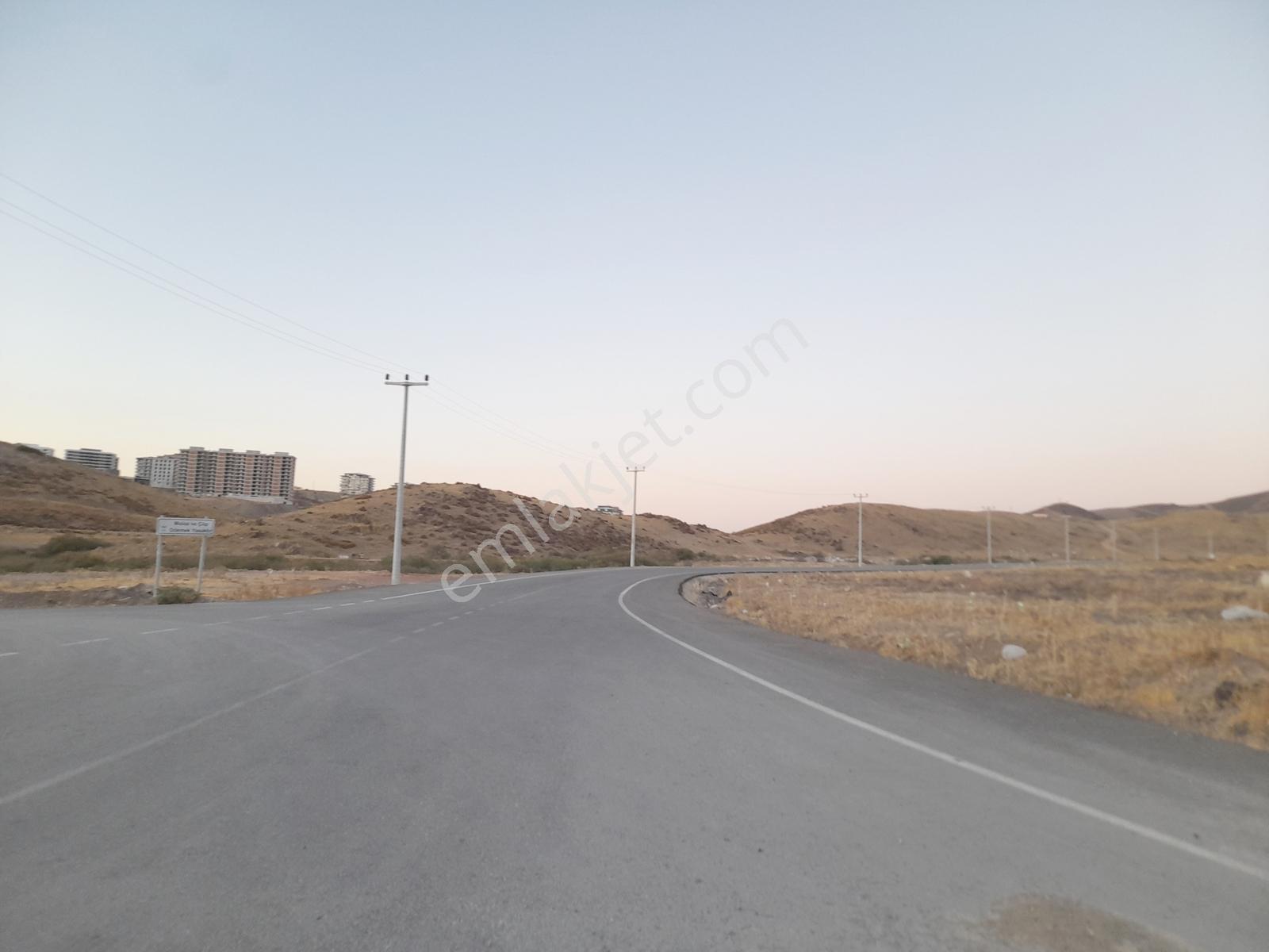 Harmandalında Satılık 140 M2 Arsa Çiğli Serkan Dan — fotoğraf 4