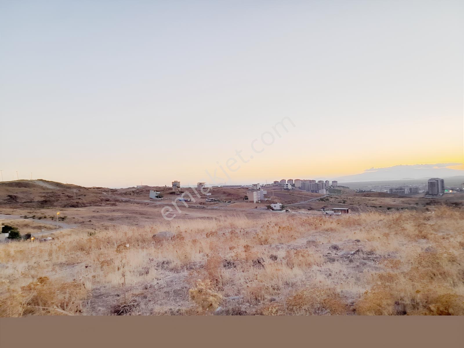 Harmandalında Satılık 140 M2 Arsa Çiğli Serkan Dan — fotoğraf 8