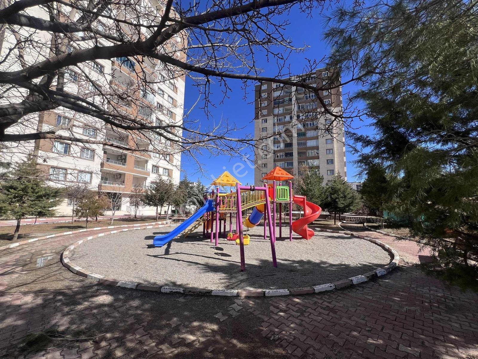 Murat Emlaktan Site İçerisinde En Uygun 4+1 Dairemiz Satılıktır — fotoğraf 35