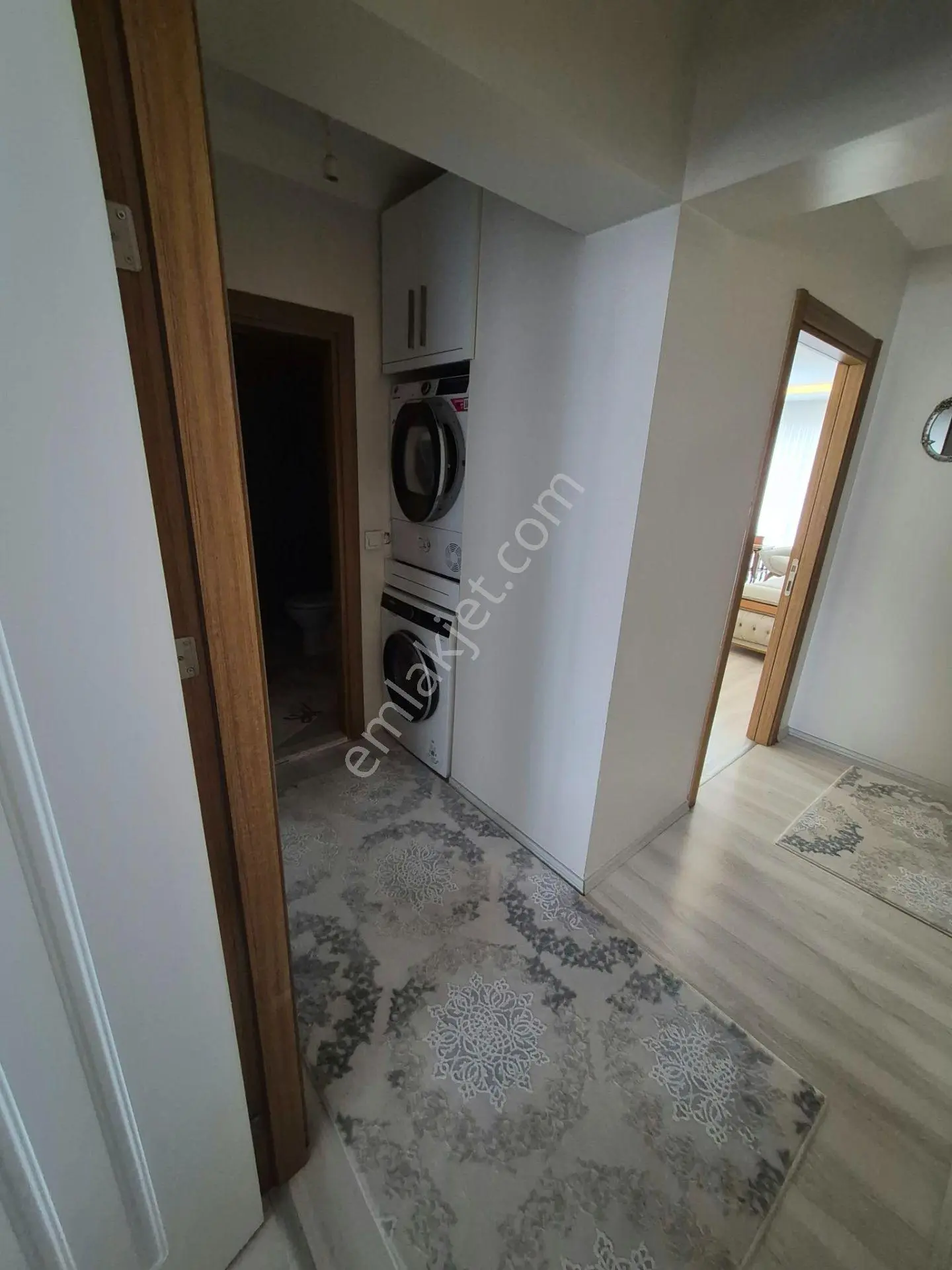 Sivas Kılavuz Mahallesi'nde Çift Balkonlu Satılık Masrafsız 3+1 Daire — fotoğraf 2