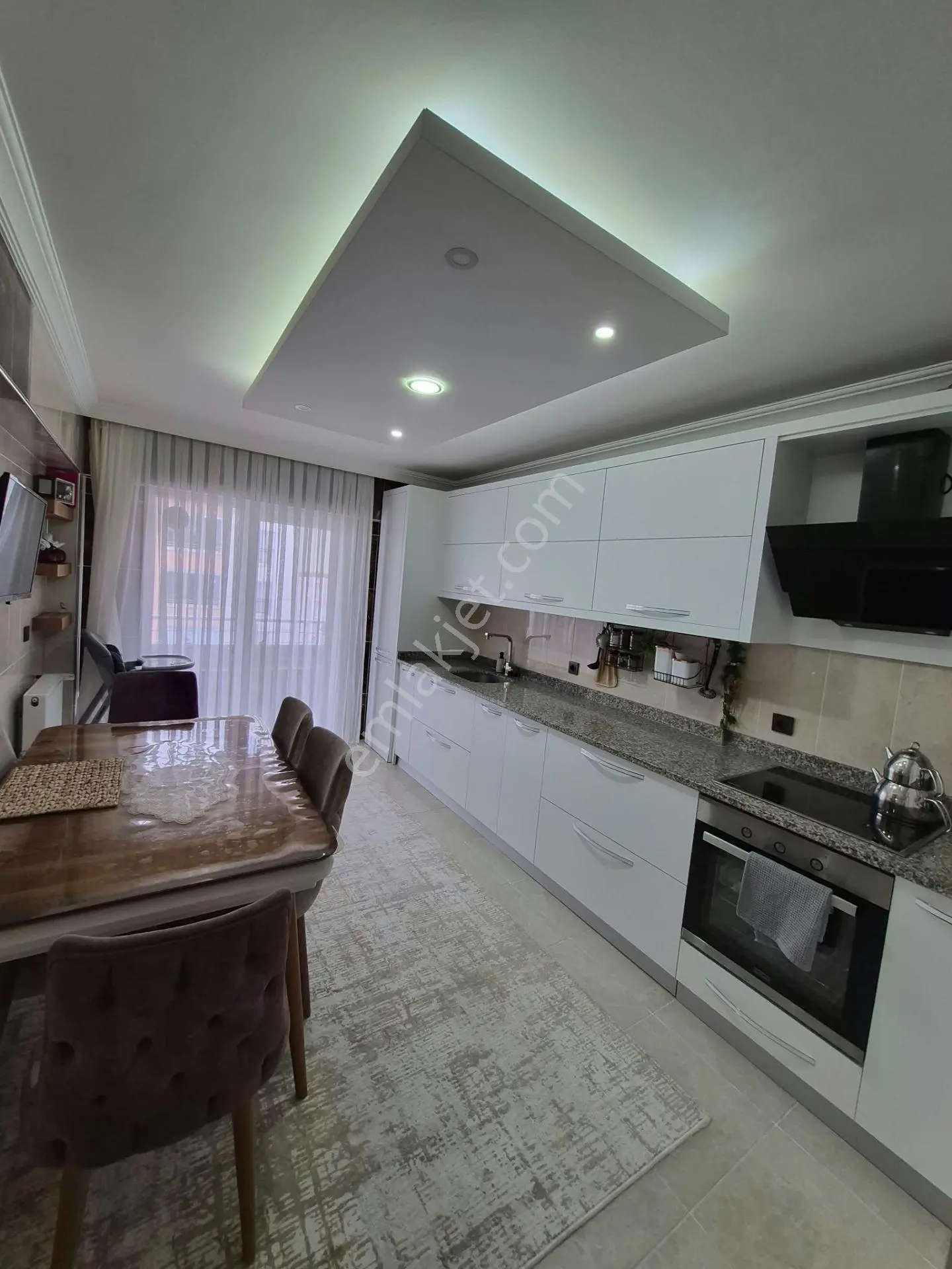 Sivas Kılavuz Mahallesi'nde Çift Balkonlu Satılık Masrafsız 3+1 Daire — fotoğraf 3
