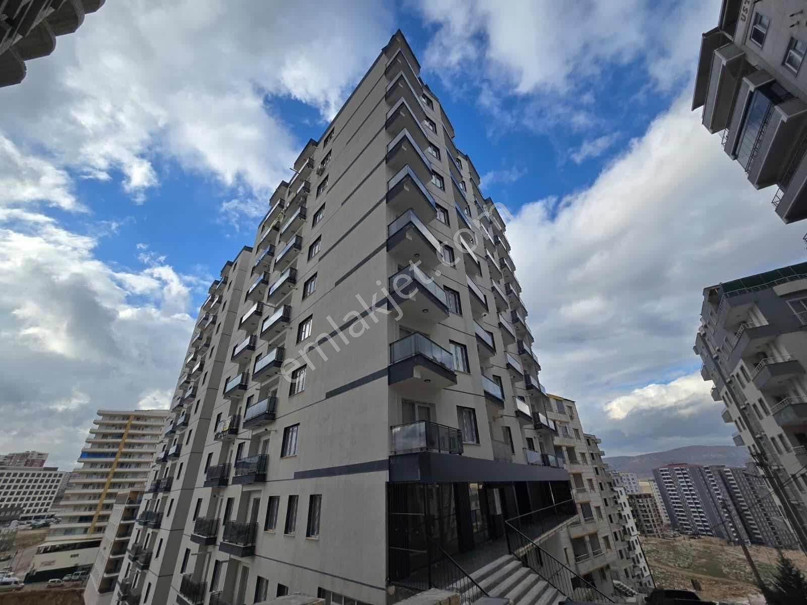 Murat Emlaktan Hastane Karşısı Sıfır Ön Cephe Daire Satılık — fotoğraf 17