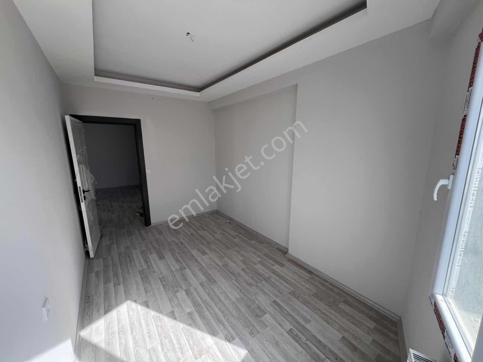 Murat Emlak'tan Devlet Hastanesi Karşısı 2+1 Dairemiz Satılıktır — fotoğraf 4
