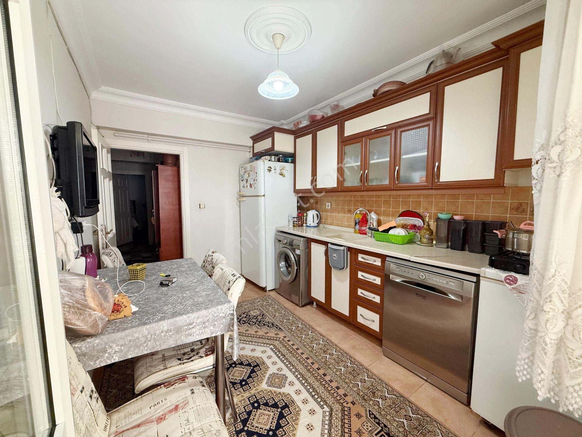 Fatih Emlak Tan 2 Kat 2+1 Krediye Uygun Merkez Cami Yakını — fotoğraf 2