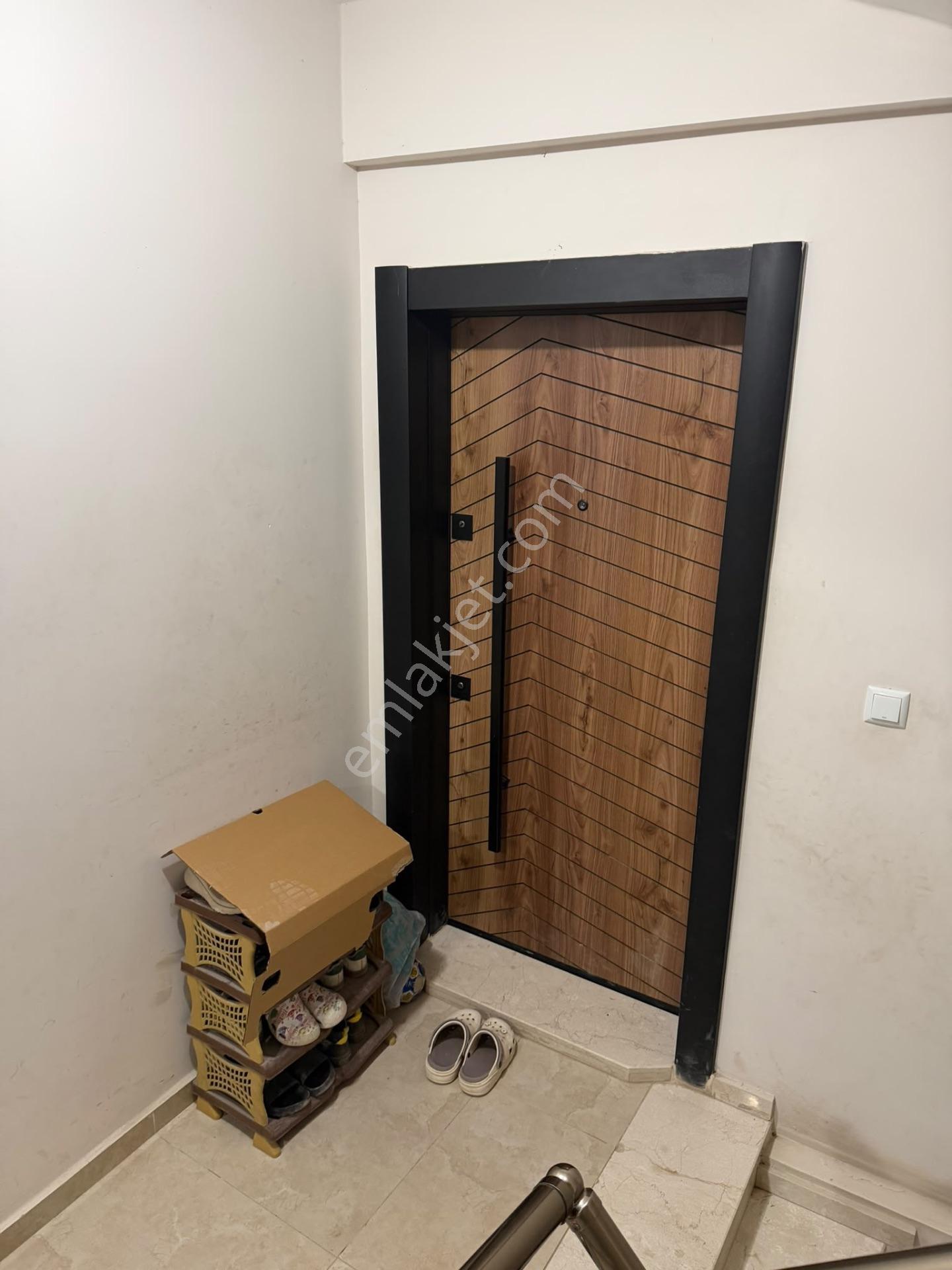 Özgün ‘gm’den Muradiye Cumhuriyet Caddesinde Satılık 2*1kapalı Mutfak Daire — fotoğraf 4