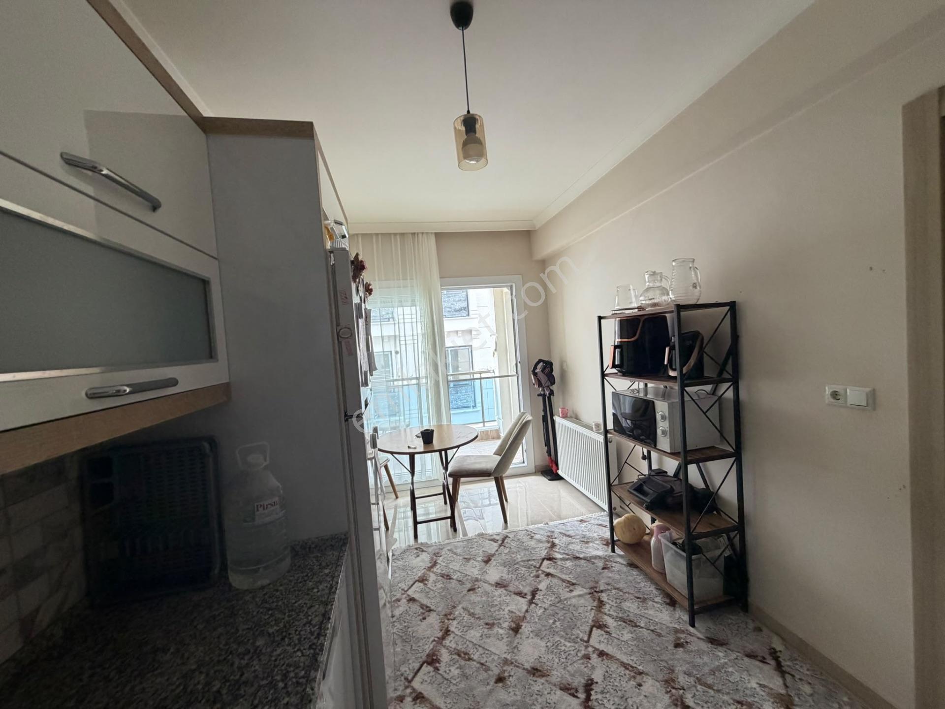 Özgün ‘gm’den Muradiye Cumhuriyet Caddesinde Satılık 2*1kapalı Mutfak Daire — fotoğraf 13