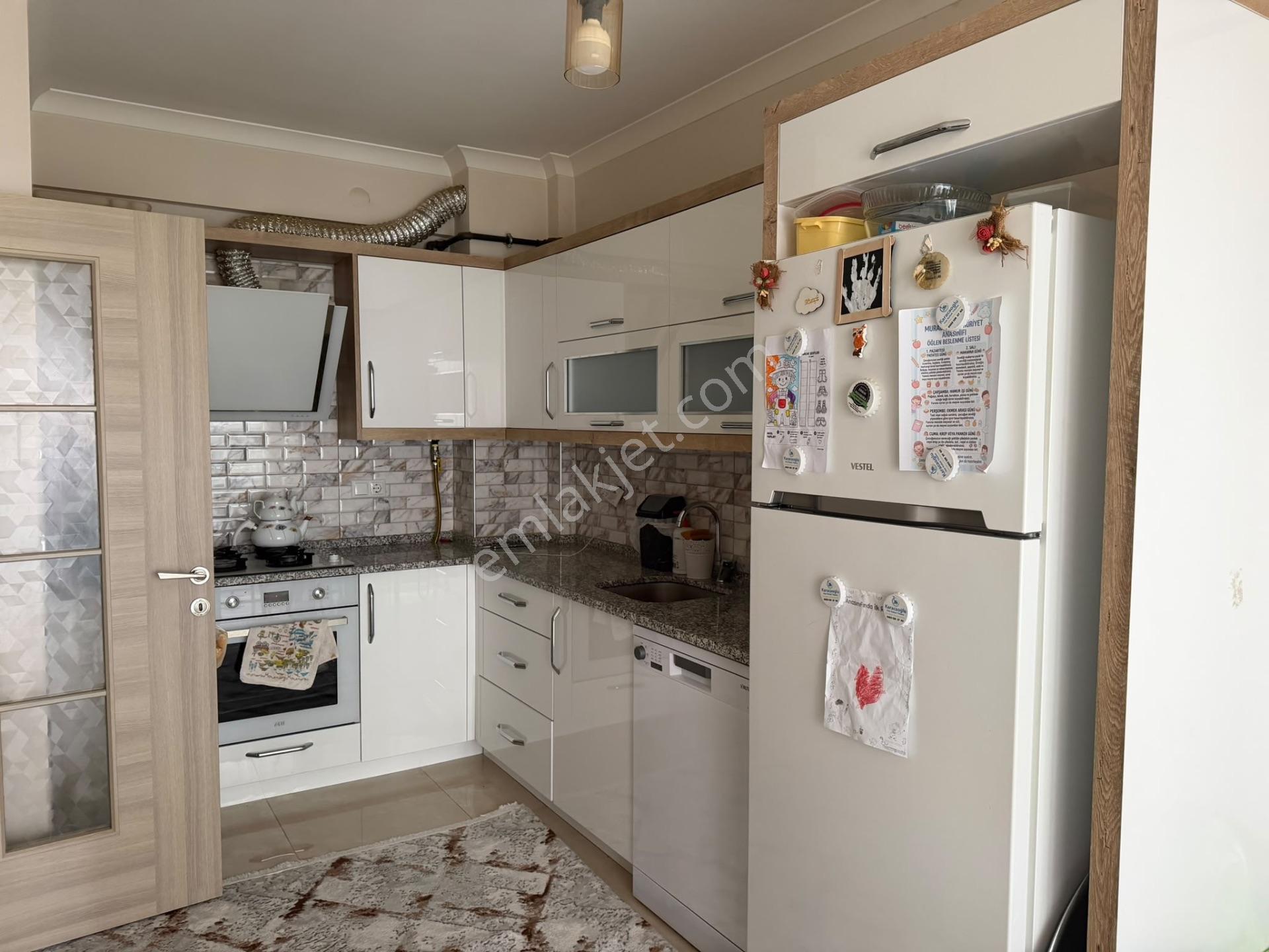Özgün ‘gm’den Muradiye Cumhuriyet Caddesinde Satılık 2*1kapalı Mutfak Daire — fotoğraf 16