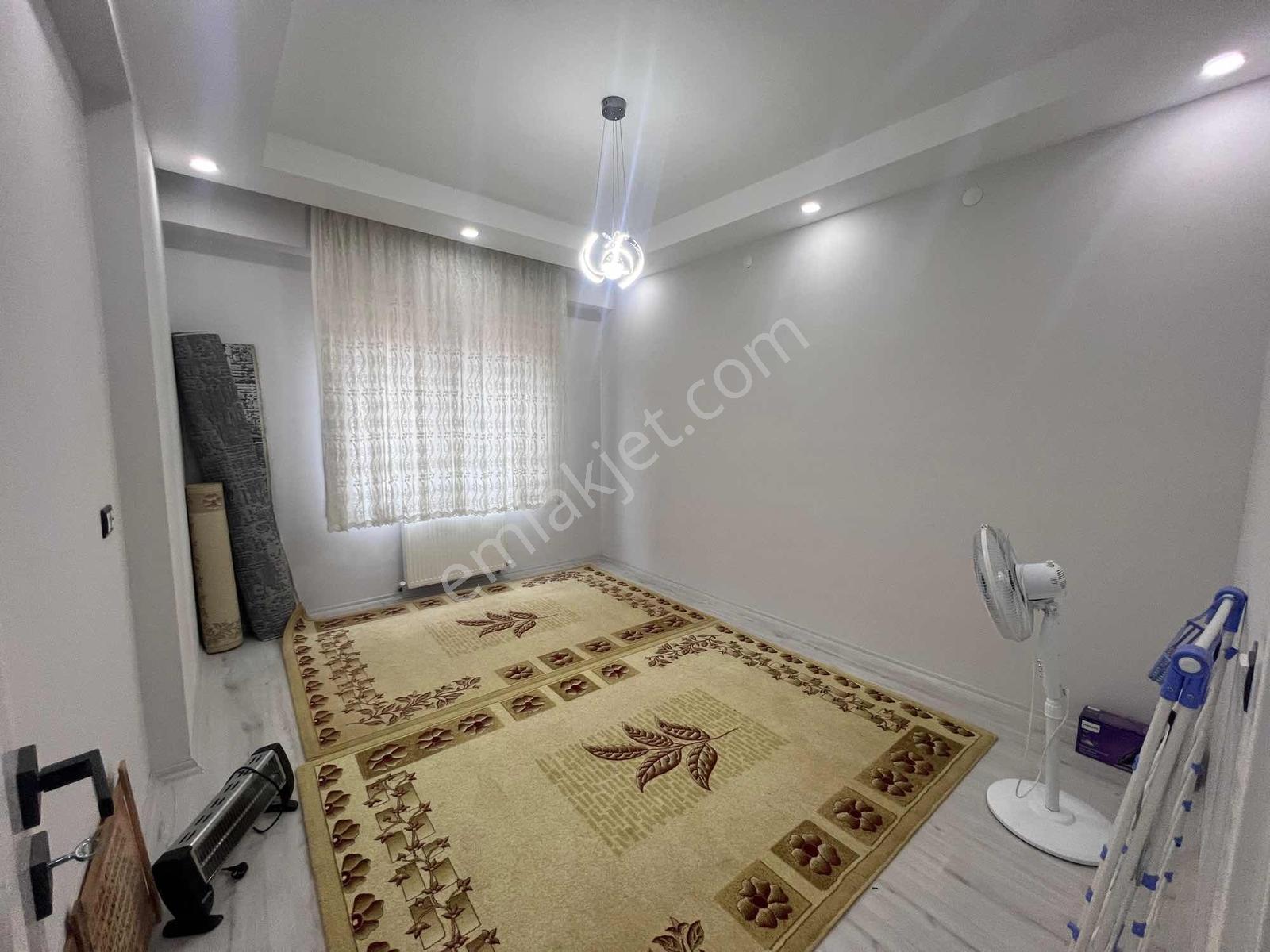 Murat Emlaktan Hastane Karşısı 2+1 Eşyalı Daire Satılık — fotoğraf 13