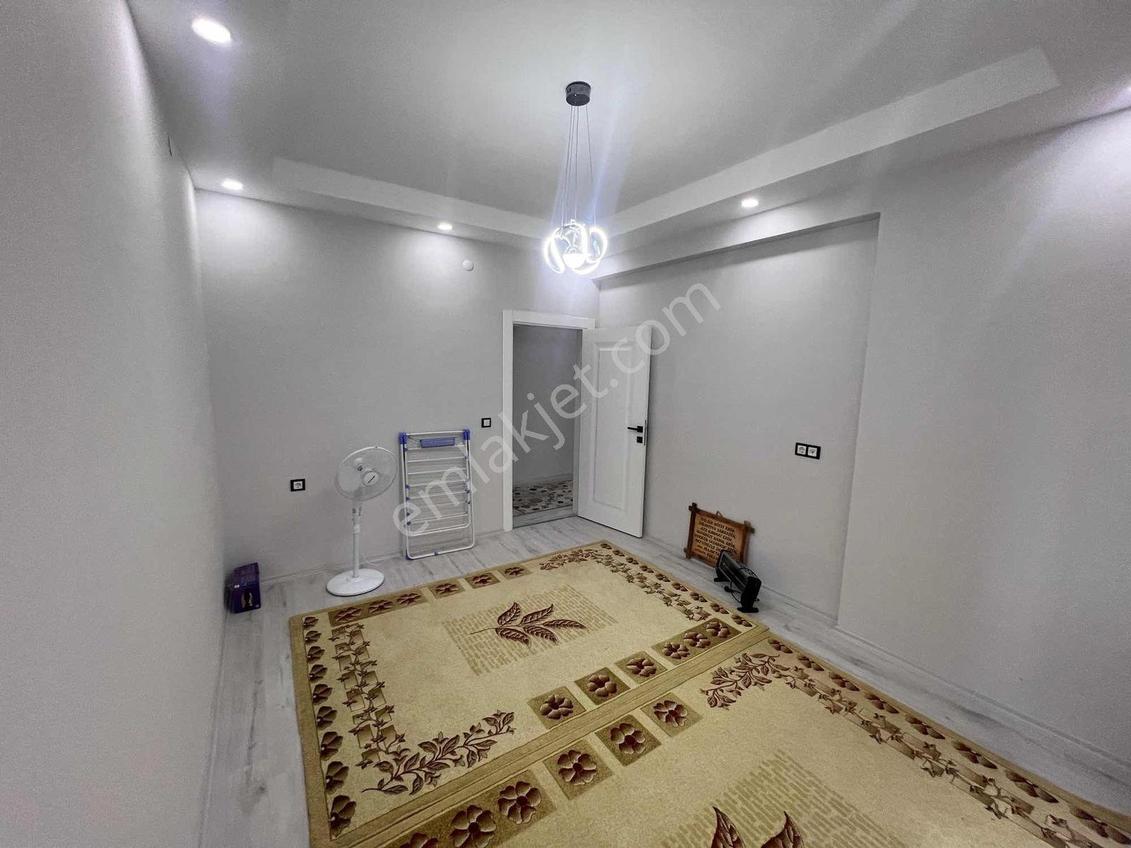 Murat Emlaktan Hastane Karşısı 2+1 Eşyalı Daire Satılık — fotoğraf 15