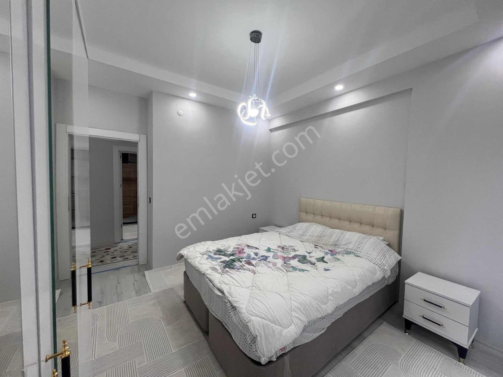 Murat Emlaktan Hastane Karşısı 2+1 Eşyalı Daire Satılık — fotoğraf 17