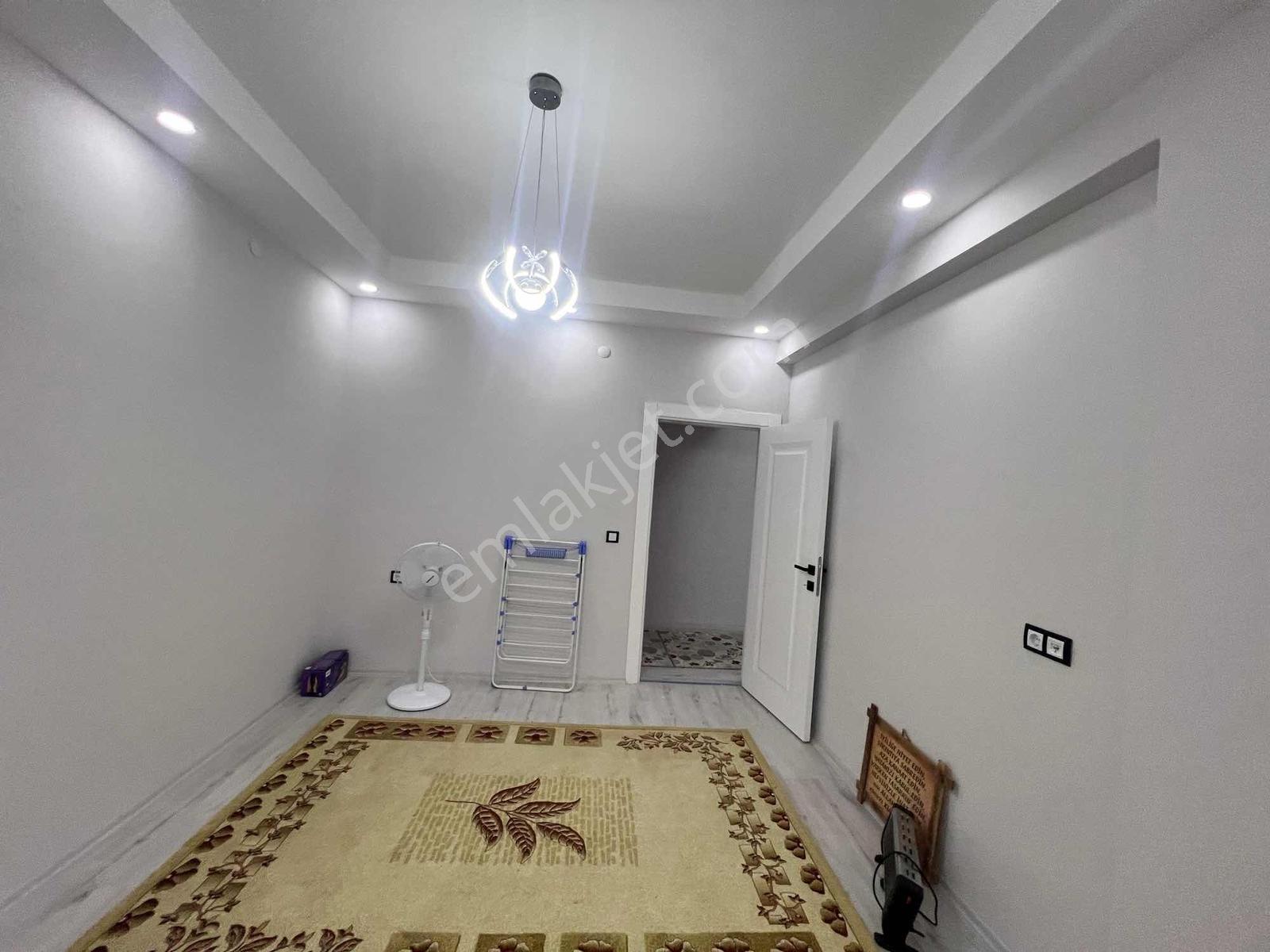 Murat Emlaktan Hastane Karşısı 2+1 Eşyalı Daire Satılık — fotoğraf 22