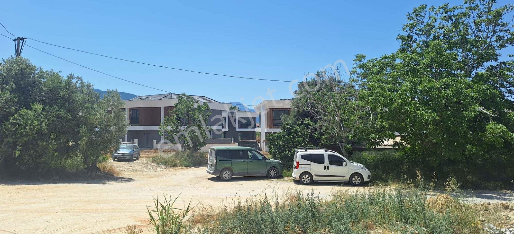 Kuşadası Davutlar Merkezde Satılık Trıpleks Vılla Arsası — fotoğraf 11