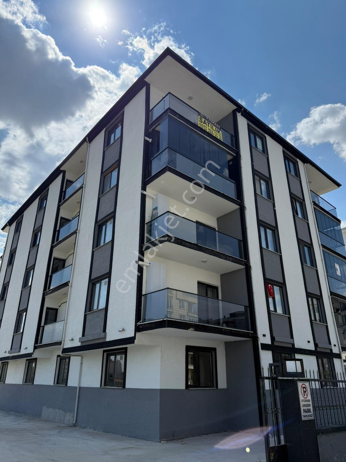 Newcıty Emlaktan Satılık Ara Kat Balkonlu Sıfır 1+1 Daire — fotoğraf 3