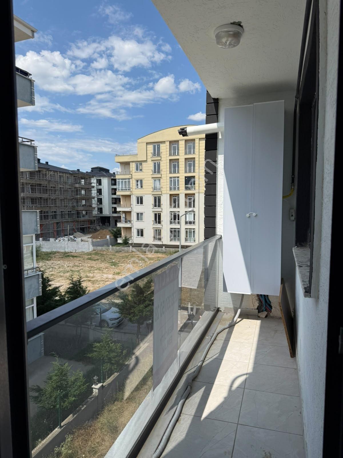 Newcıty Emlaktan Satılık Ara Kat Balkonlu Sıfır 1+1 Daire — fotoğraf 7