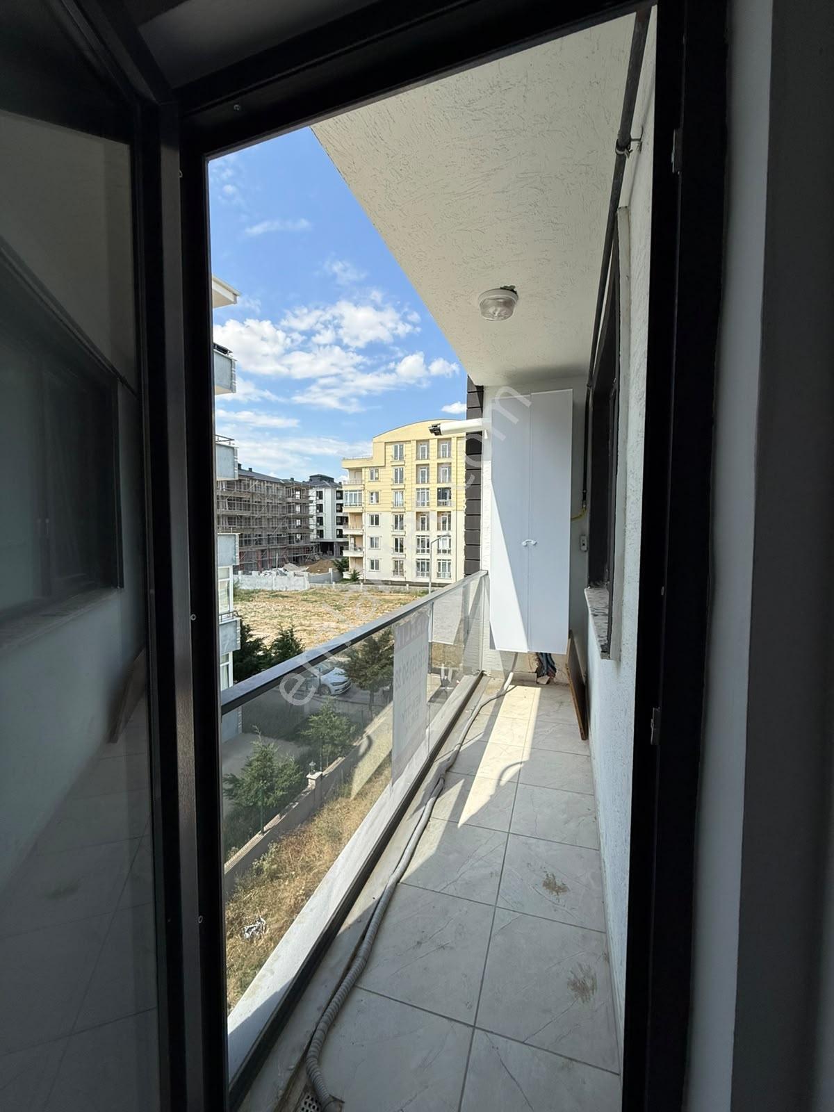 Newcıty Emlaktan Satılık Ara Kat Balkonlu Sıfır 1+1 Daire — fotoğraf 8