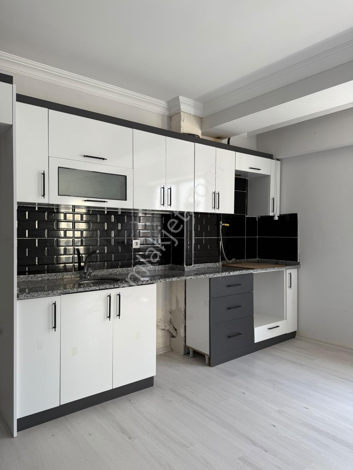 Newcıty Emlaktan Satılık Ara Kat Balkonlu Sıfır 1+1 Daire — fotoğraf 10
