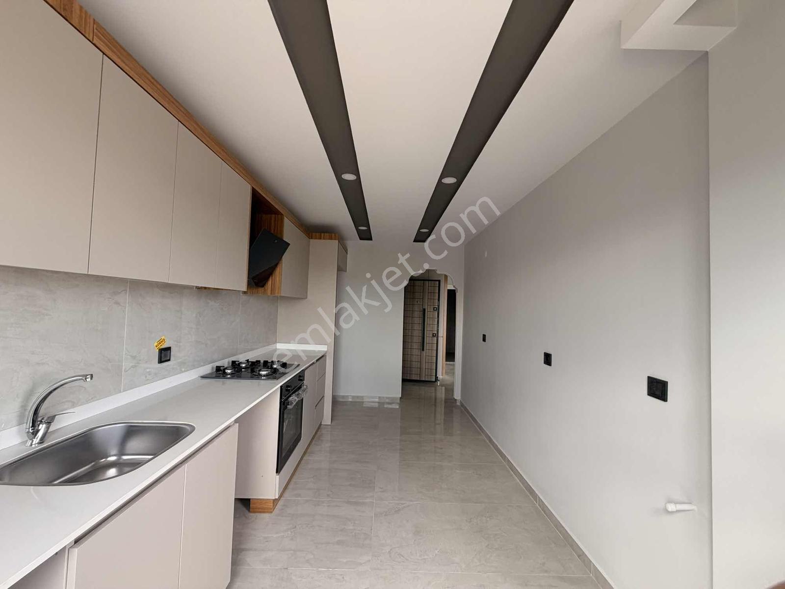 Havuzlu Açık Otoparklı Lüks Site İçi 2+1 Ayrı Mıutfak — fotoğraf 4
