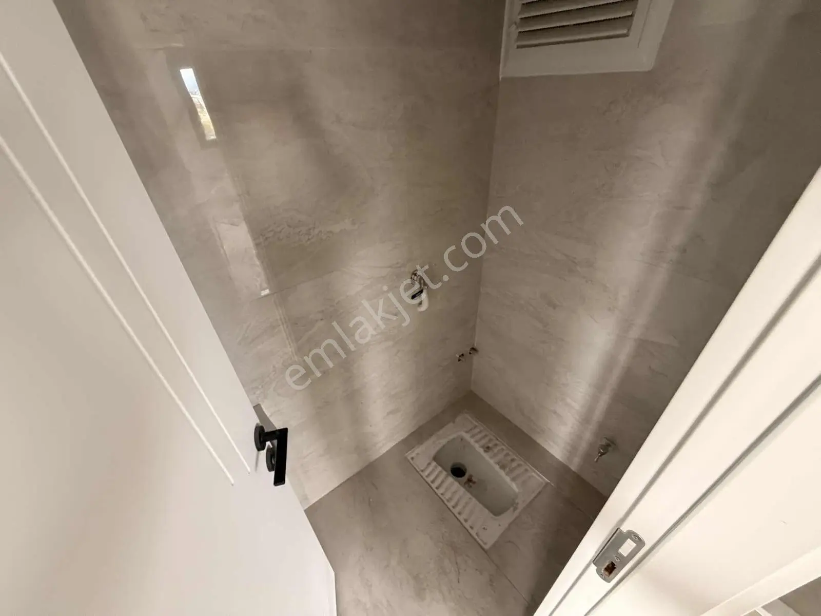 Havuzlu Açık Otoparklı Lüks Site İçi 2+1 Ayrı Mıutfak — fotoğraf 12