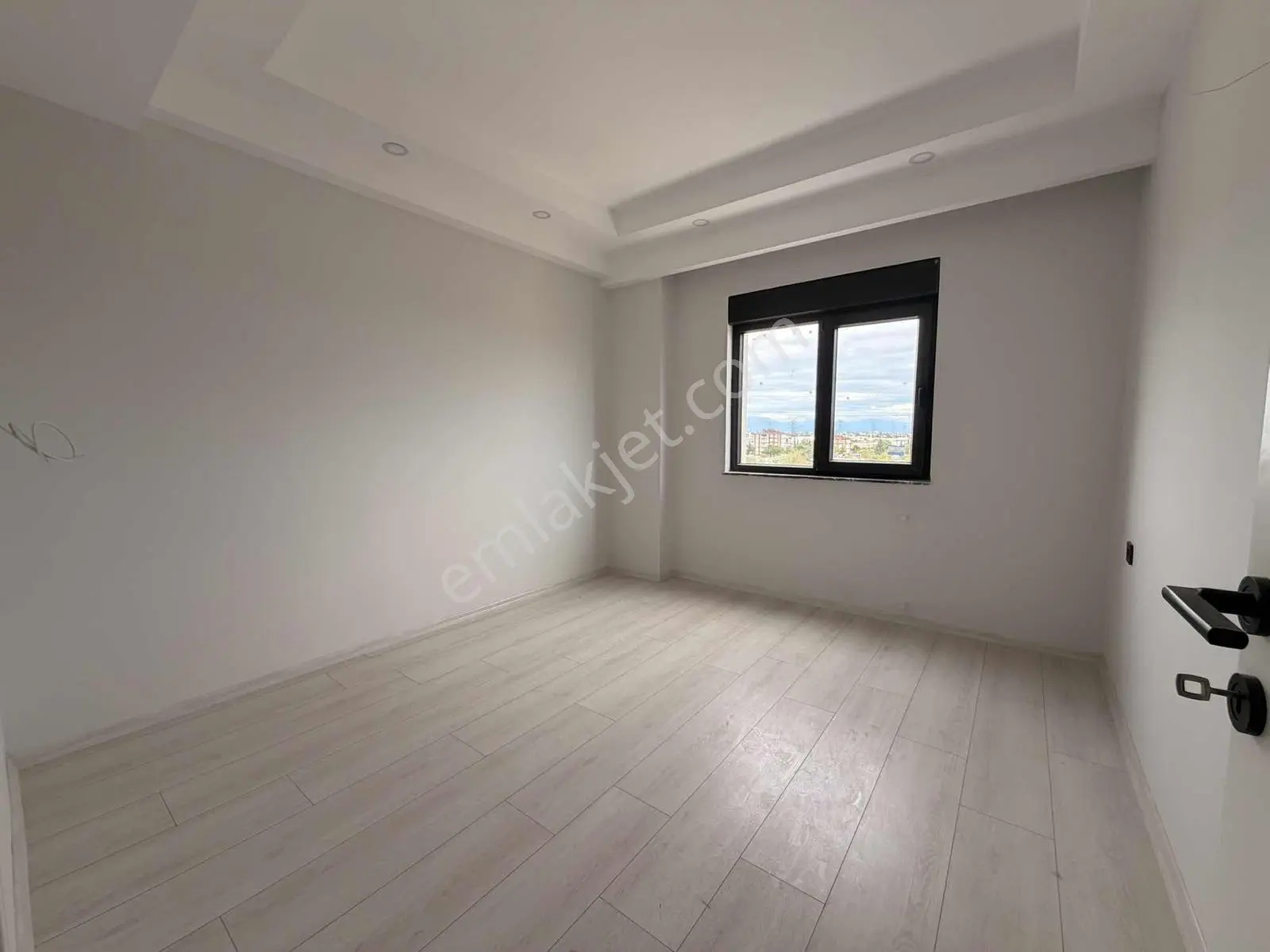 Havuzlu Açık Otoparklı Lüks Site İçi 2+1 Ayrı Mıutfak — fotoğraf 17