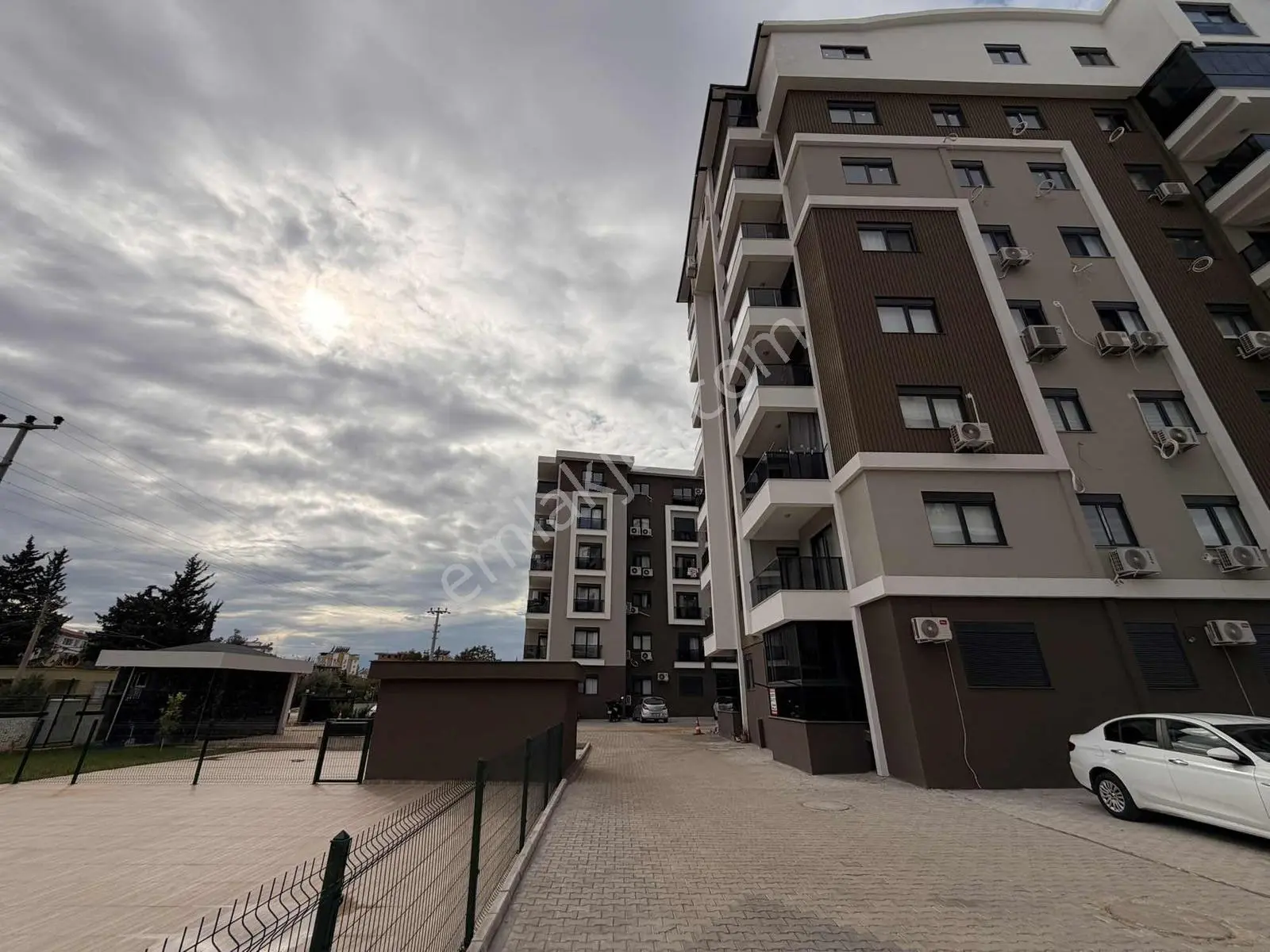 Havuzlu Açık Otoparklı Lüks Site İçi 2+1 Ayrı Mıutfak — fotoğraf 25