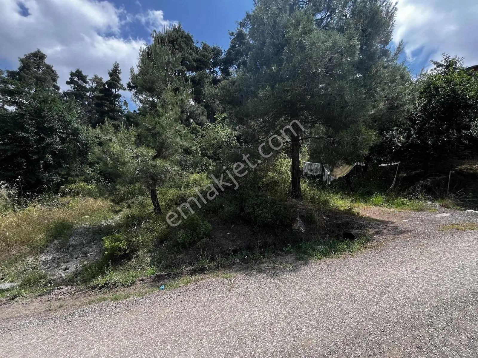 Yeniköyde Köy İçi İmarlı Arazi 455 M2