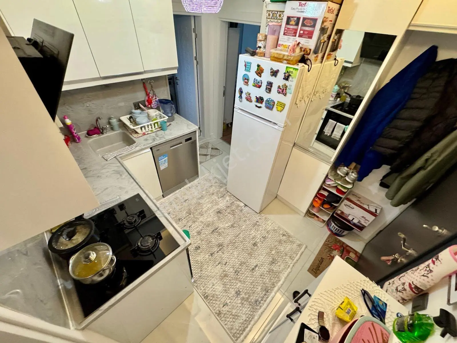 Yükselden Akçayda Ön Cephe Asansörlü Ayrı Mutfak 1+1 Satılık — fotoğraf 5