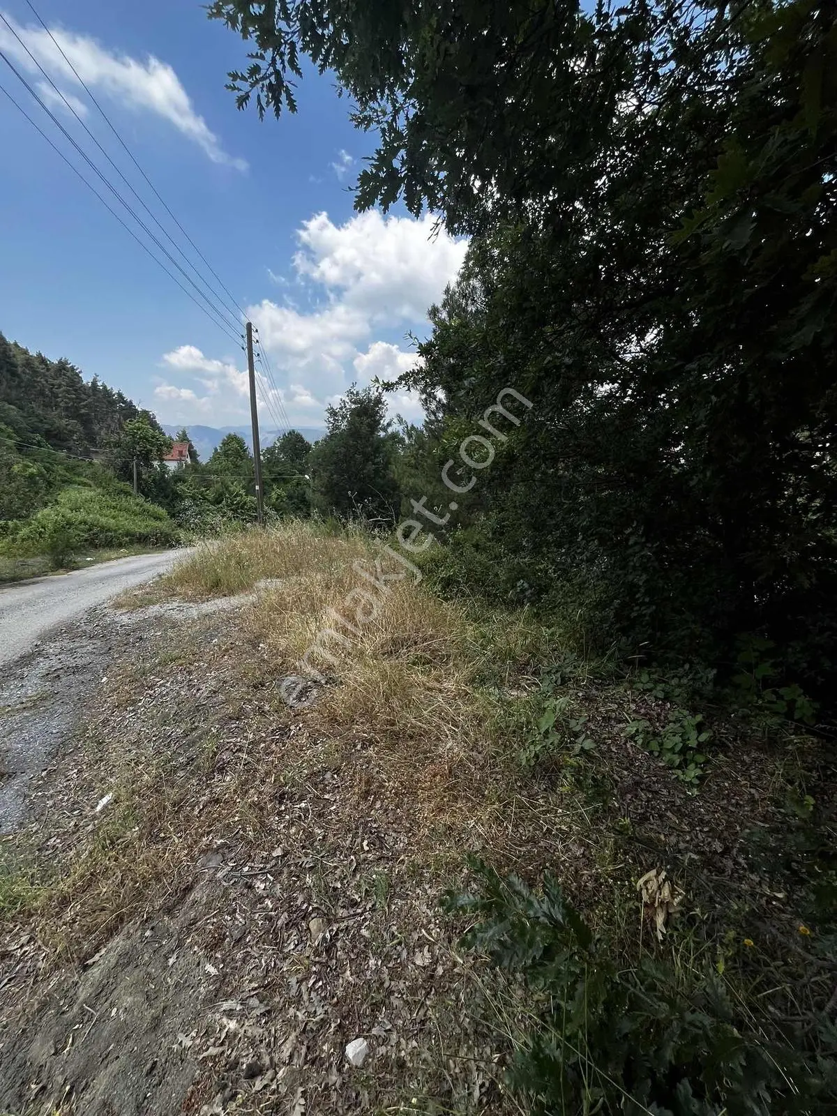 Yeniköyde Yüksek Lokasyonda Uygun 673 M2 Arsa