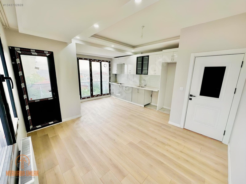 Avcılar Firuzköy'de Süper Otoparklı Sıfır 2+1 Kiralık Daire — fotoğraf 2
