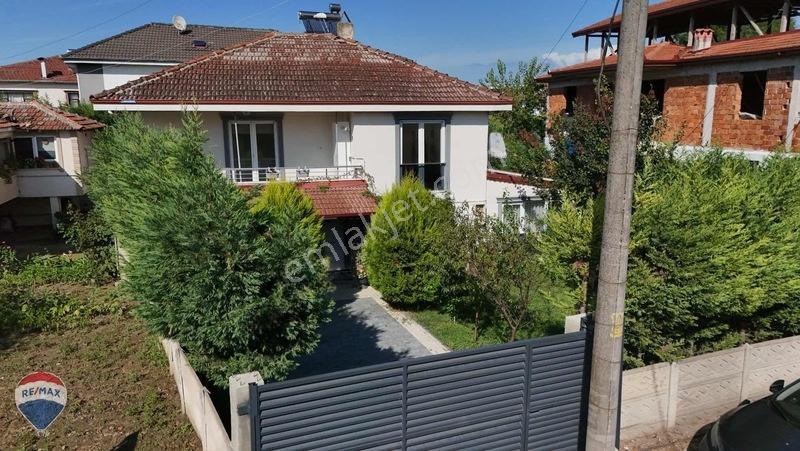 Erenler Bekirpaşada 295 M² Arsa İçinde Yenilenmiş Müstakil Ev — fotoğraf 3