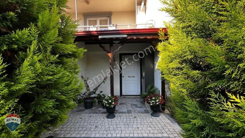 Erenler Bekirpaşada 295 M² Arsa İçinde Yenilenmiş Müstakil Ev — fotoğraf 4