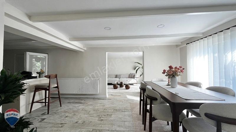 Erenler Bekirpaşada 295 M² Arsa İçinde Yenilenmiş Müstakil Ev — fotoğraf 6