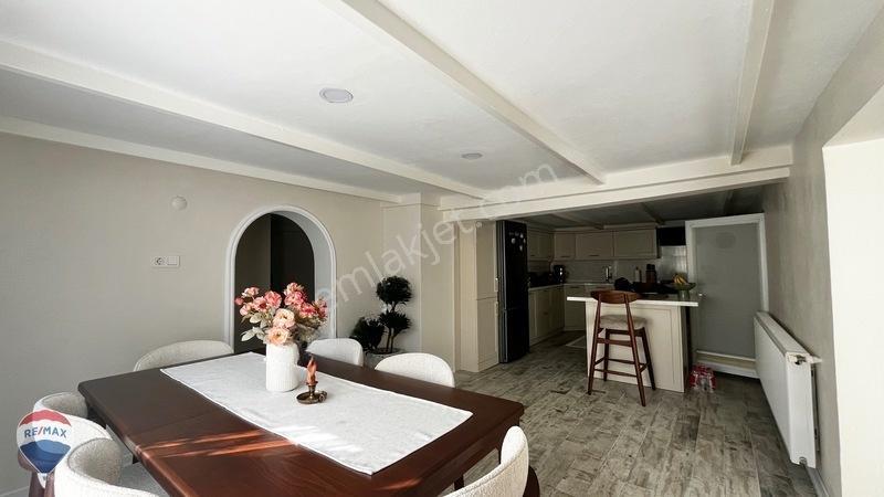 Erenler Bekirpaşada 295 M² Arsa İçinde Yenilenmiş Müstakil Ev — fotoğraf 7