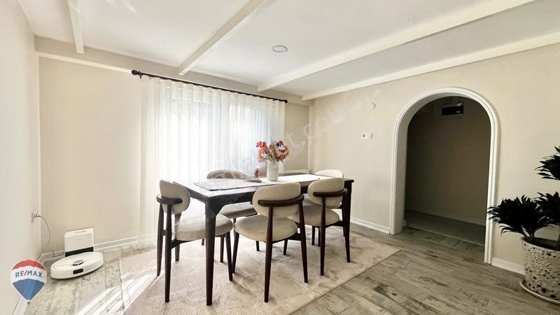 Erenler Bekirpaşada 295 M² Arsa İçinde Yenilenmiş Müstakil Ev — fotoğraf 13