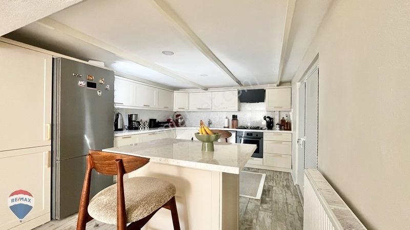 Erenler Bekirpaşada 295 M² Arsa İçinde Yenilenmiş Müstakil Ev — fotoğraf 14