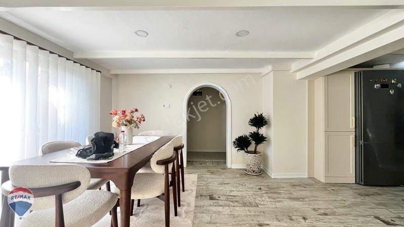 Erenler Bekirpaşada 295 M² Arsa İçinde Yenilenmiş Müstakil Ev — fotoğraf 19