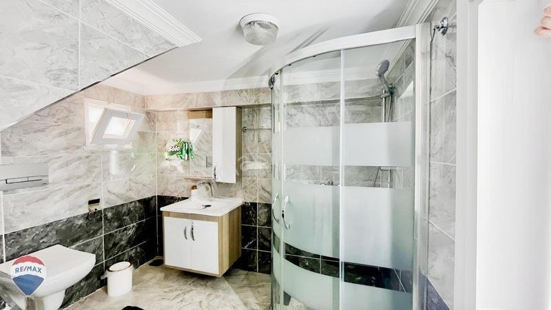 Erenler Bekirpaşada 295 M² Arsa İçinde Yenilenmiş Müstakil Ev — fotoğraf 24