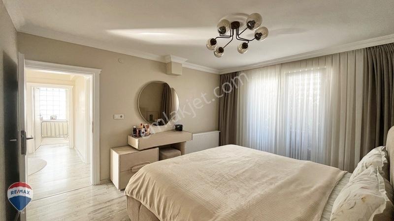 Erenler Bekirpaşada 295 M² Arsa İçinde Yenilenmiş Müstakil Ev — fotoğraf 31