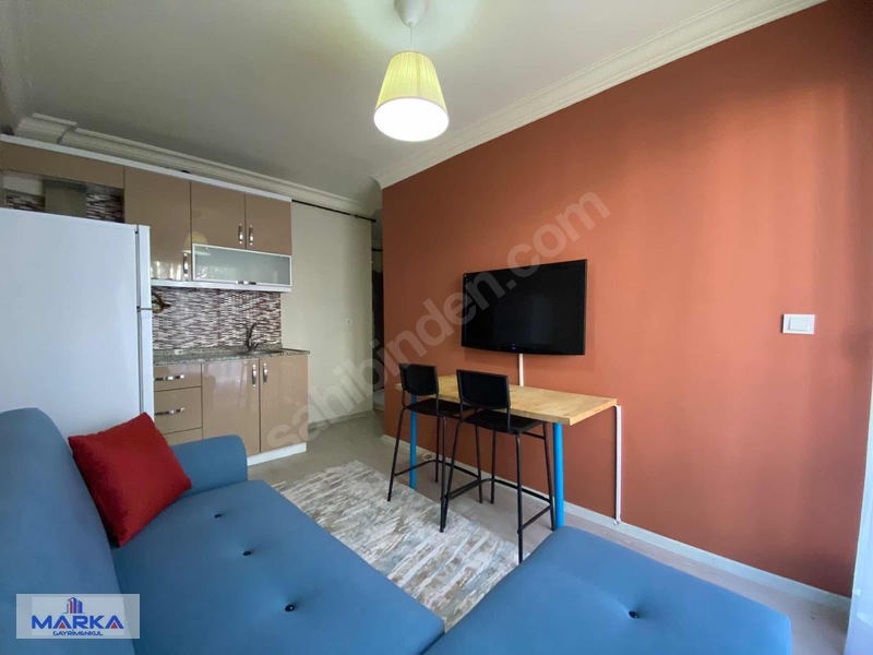 Marka'dan Metin Göktepe Caddesinde Balkonlu Arakat Kiralık Daire — fotoğraf 5