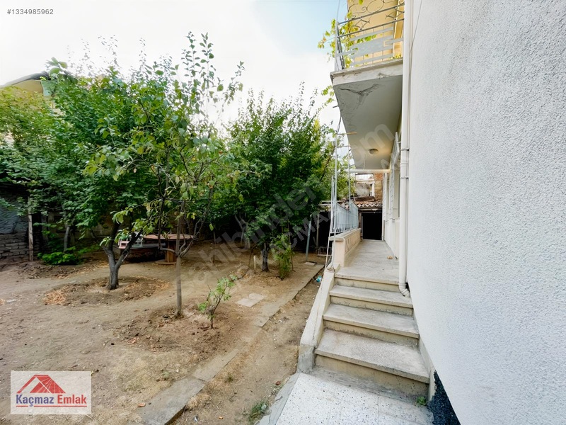 Kaçmaz Emlak'tan Bahçelievler De 3 Katlı Müstakil Ev Ve Arsası — fotoğraf 6