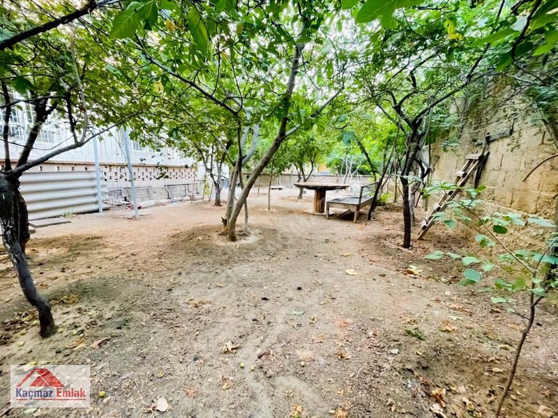 Kaçmaz Emlak'tan Bahçelievler De 3 Katlı Müstakil Ev Ve Arsası — fotoğraf 8