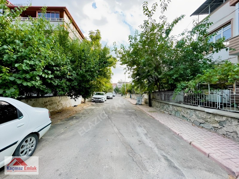 Kaçmaz Emlak'tan Bahçelievler De 3 Katlı Müstakil Ev Ve Arsası — fotoğraf 16